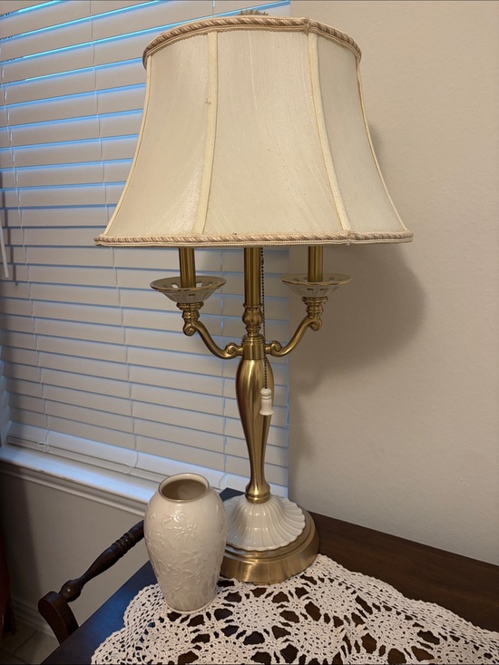 Lenox Other - Lenox Table Lamp with Cream Shade and vase to match
